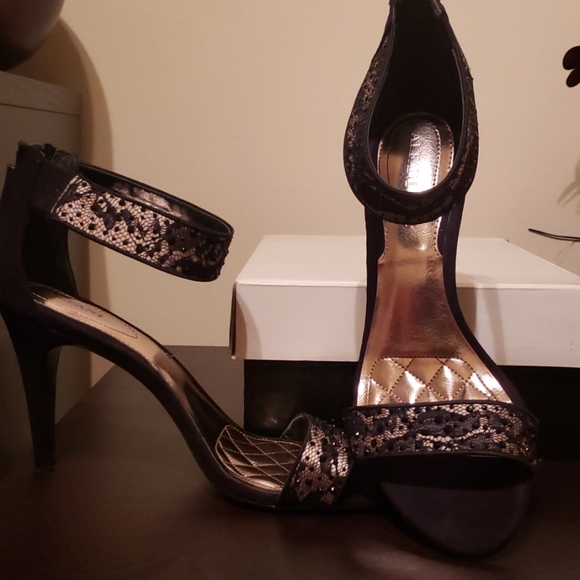 Shoes - Picture 3 of 3